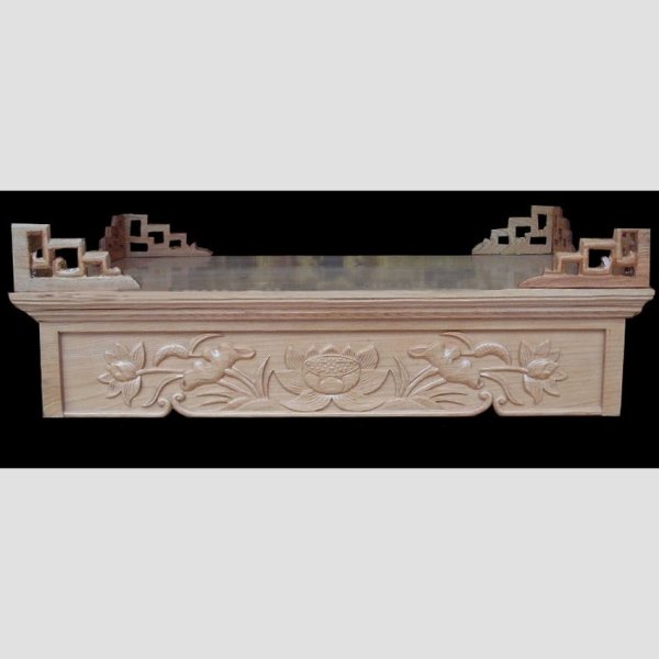 Bàn thờ treo chạm sen gỗ pơmu -BTT06