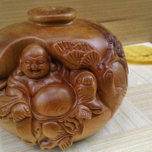 Bình phú quý di lặc gỗ bách xanh - góc nhìn 5