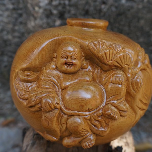 Bình phú quý di lặc gỗ bách xanh - góc nhìn 6