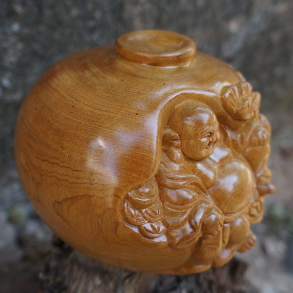 Bình phú quý di lặc gỗ bách xanh - góc nhìn 7