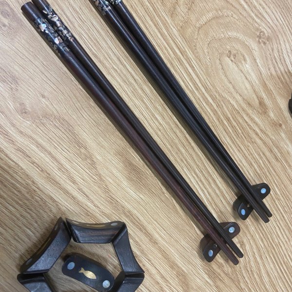 Bộ 10 gác đũa gỗ trắc khảm cá - góc nhìn 8