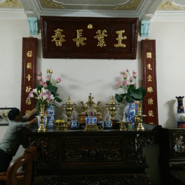 Bộ hoành phi câu đối dát vàng dài 175 cm - góc nhìn 2