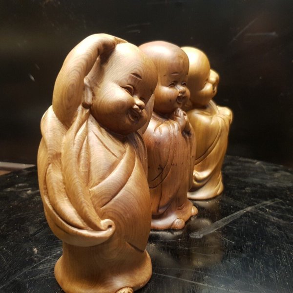 Bộ tượng chú tiểu tam tâm gỗ bách xanh 15cm - góc nhìn 10