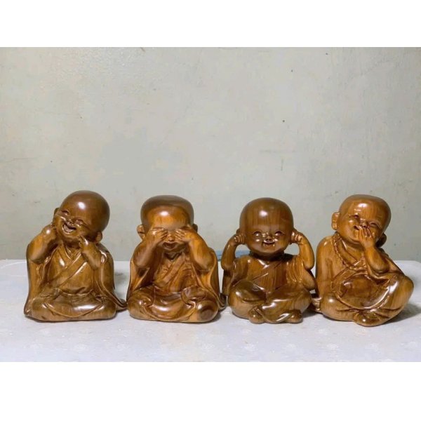 Bộ tượng chú tiểu tứ không gỗ bách xanh cao 9 cm - góc nhìn 5