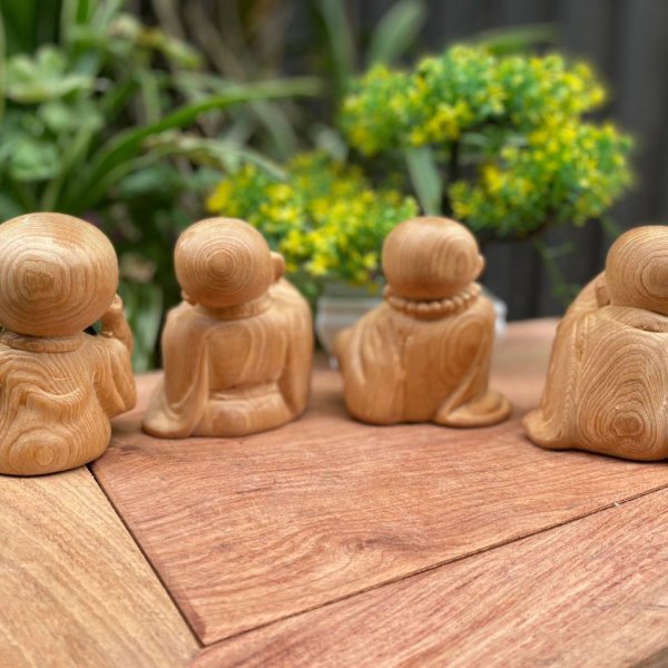 Bộ tượng chú tiểu tứ không gỗ ngọc am cao 9 cm - góc nhìn 2