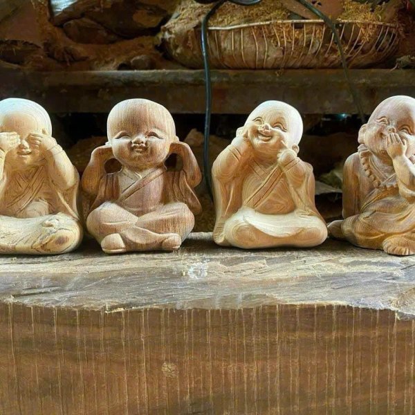 Bộ tượng chú tiểu tứ không gỗ ngọc am cao 9 cm - góc nhìn 4
