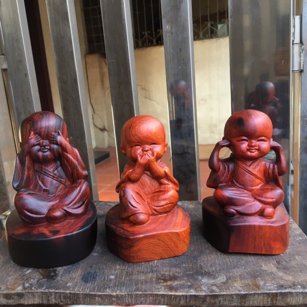 Bộ tượng tam không gỗ trắc đỏ đen