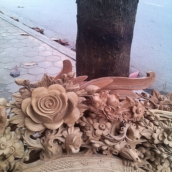 Cuốn thư chạm mai hóa gỗ gụ - góc nhìn 5