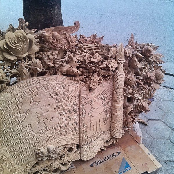 Cuốn thư chạm mai hóa gỗ gụ - góc nhìn 6