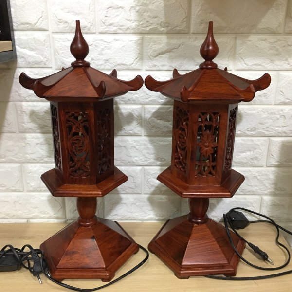 Đèn thờ gỗ hương cao 41 cm hình lục giác
