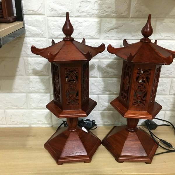 Đèn thờ gỗ hương cao 41 cm hình lục giác - góc nhìn 4