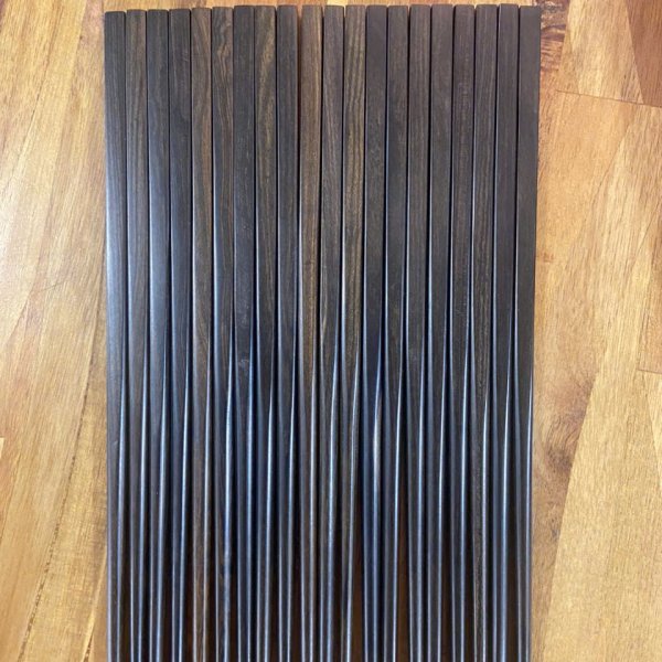 Đũa ăn gỗ mun sừng đầu vuông - góc nhìn 3