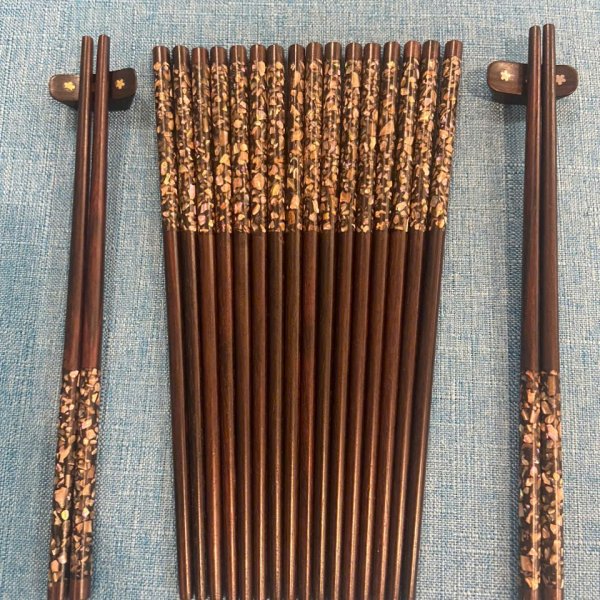 Đũa ăn gỗ trắc cẩn bào ngư dài - góc nhìn 9