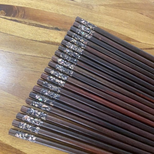 Đũa ăn gỗ trắc cẩn bào ngư ngắn - góc nhìn 4