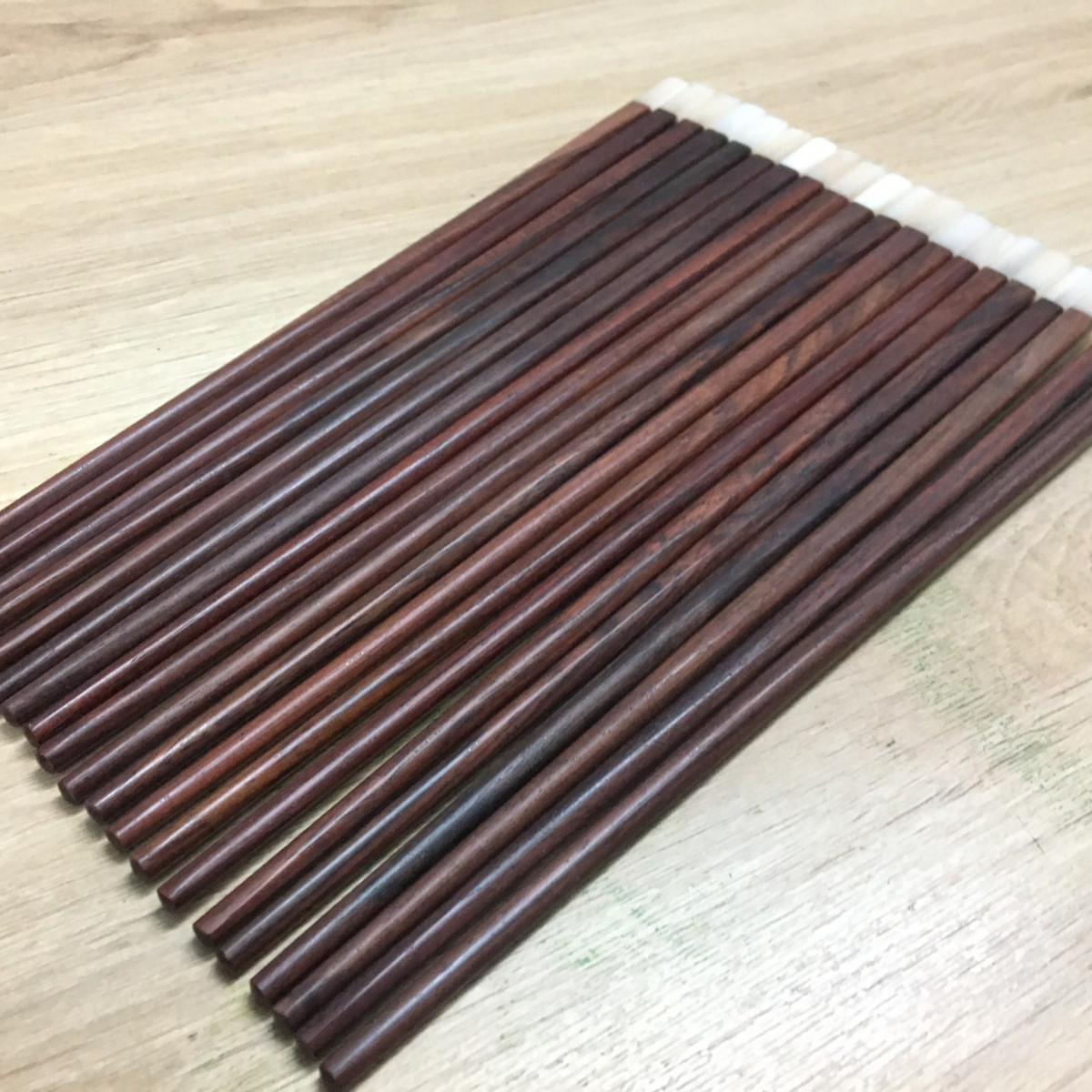 Đũa ăn gỗ trắc đầu cẩn ốc xà cừ - Đũa ăn