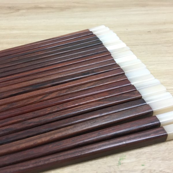 Đũa ăn gỗ trắc đầu cẩn ốc xà cừ - góc nhìn 3