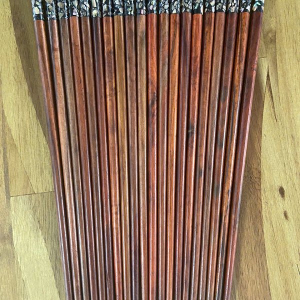 Đũa ăn gỗ trắc đỏ cẩn bào ngư ngắn - góc nhìn 5