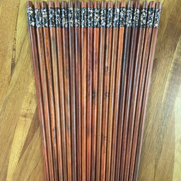 Đũa ăn gỗ trắc đỏ cẩn bào ngư ngắn - góc nhìn 6