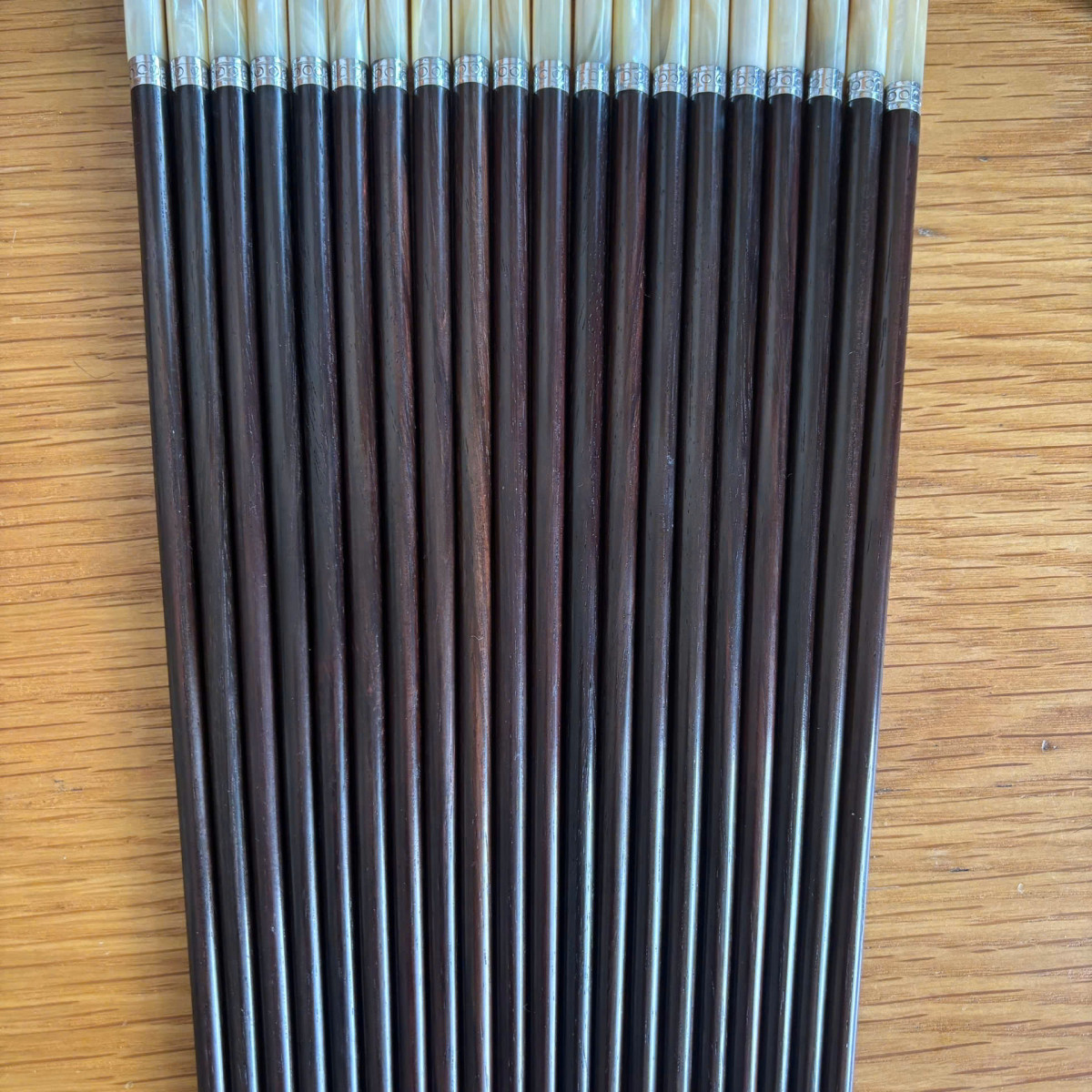 Đũa mun sừng cẩn ốc đai bạc đầu búp lan - Đũa ăn