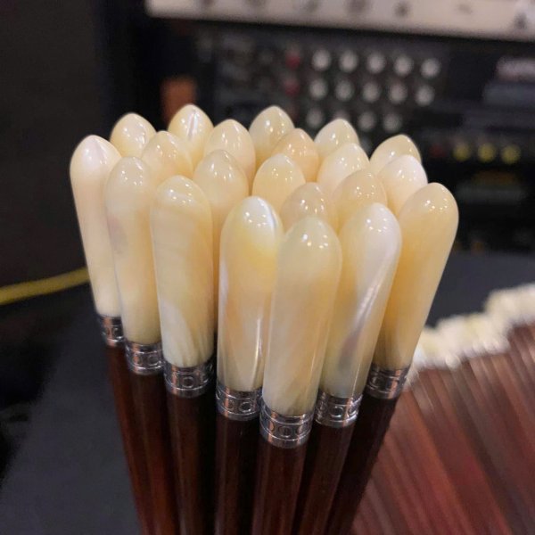 Đũa mun sừng cẩn ốc đai bạc đầu búp lan - góc nhìn 6