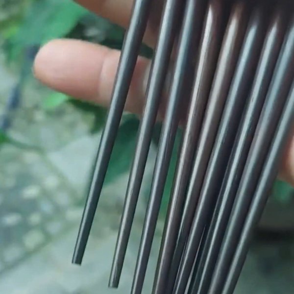 Đũa Nhật đầu nhỏ cao cấp gỗ trắc tự nhiên dài 25cm - góc nhìn 2