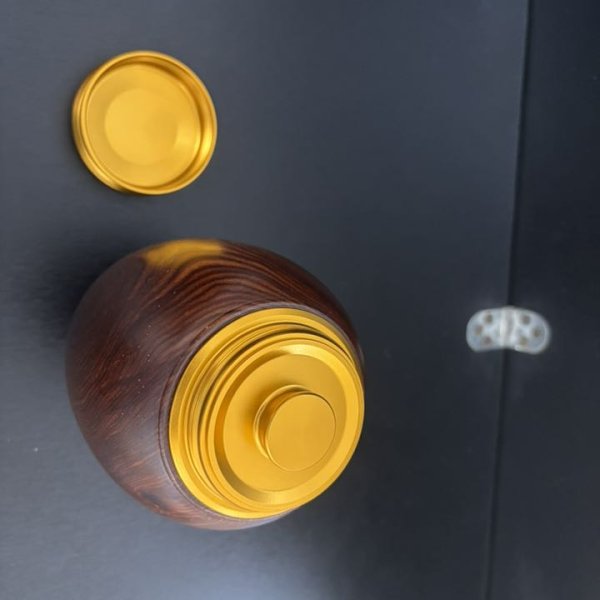 Hộp chè gỗ trắc dây nắp đồng - góc nhìn 5