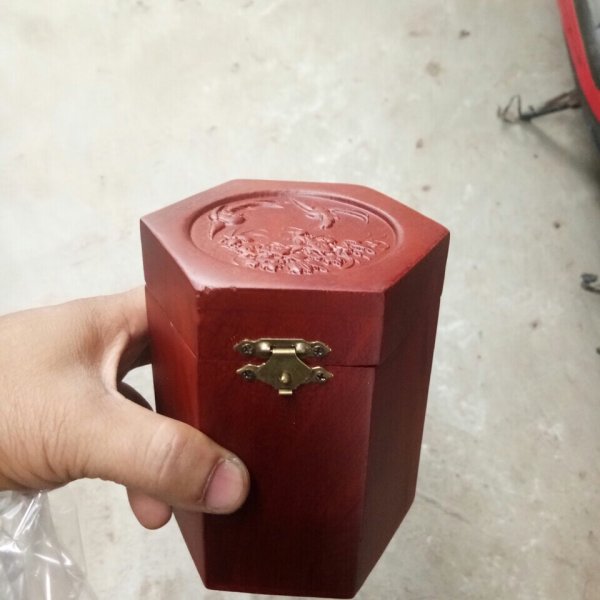 Hộp chè lục giác chạm chim hoa gỗ hương - góc nhìn 6