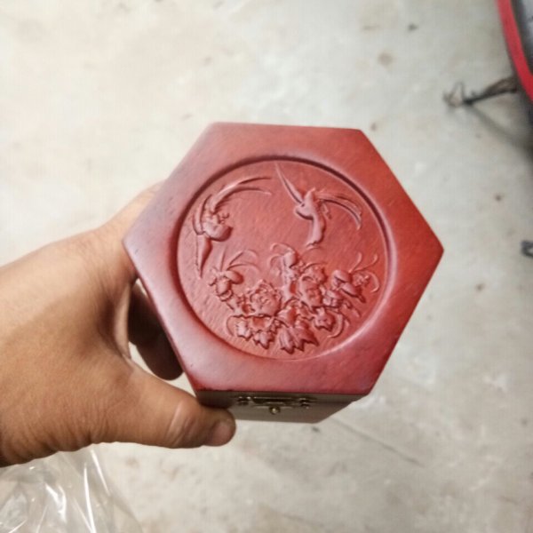 Hộp chè lục giác chạm chim hoa gỗ hương - góc nhìn 7