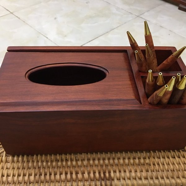 Hộp giấy ăn ba ngăn mặt trơn gỗ hương