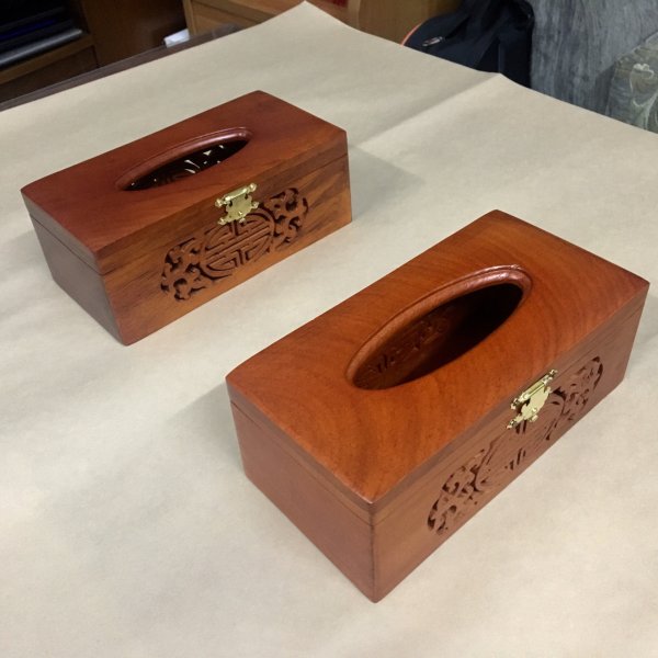 Hộp giấy ăn gỗ hương mặt trơn - góc nhìn 2