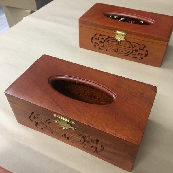 Hộp giấy ăn gỗ hương mặt trơn - góc nhìn 5