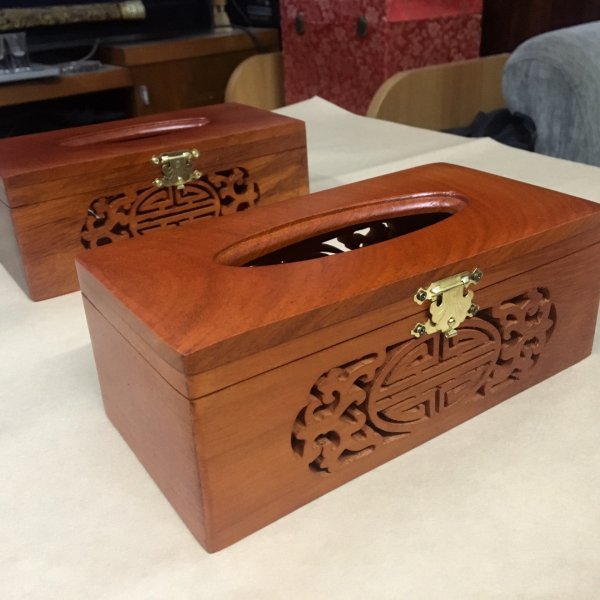 Hộp giấy ăn gỗ hương mặt trơn - góc nhìn 8