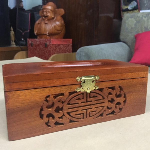 Hộp giấy ăn gỗ hương mặt trơn - góc nhìn 9