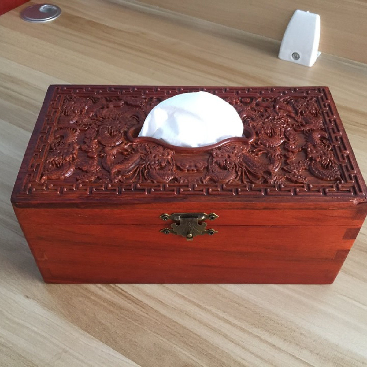 Hộp giấy Cửu long gỗ hương ngang 22 cm - Hộp giấy ăn