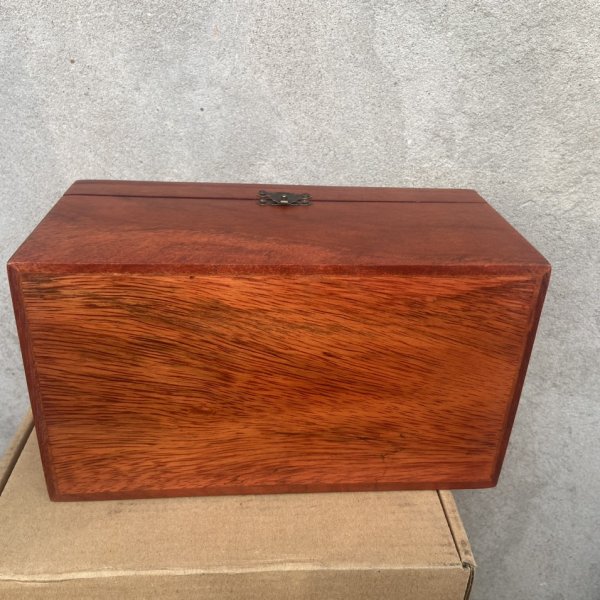 Hộp giấy Như ý cát tường gỗ hương - góc nhìn 2