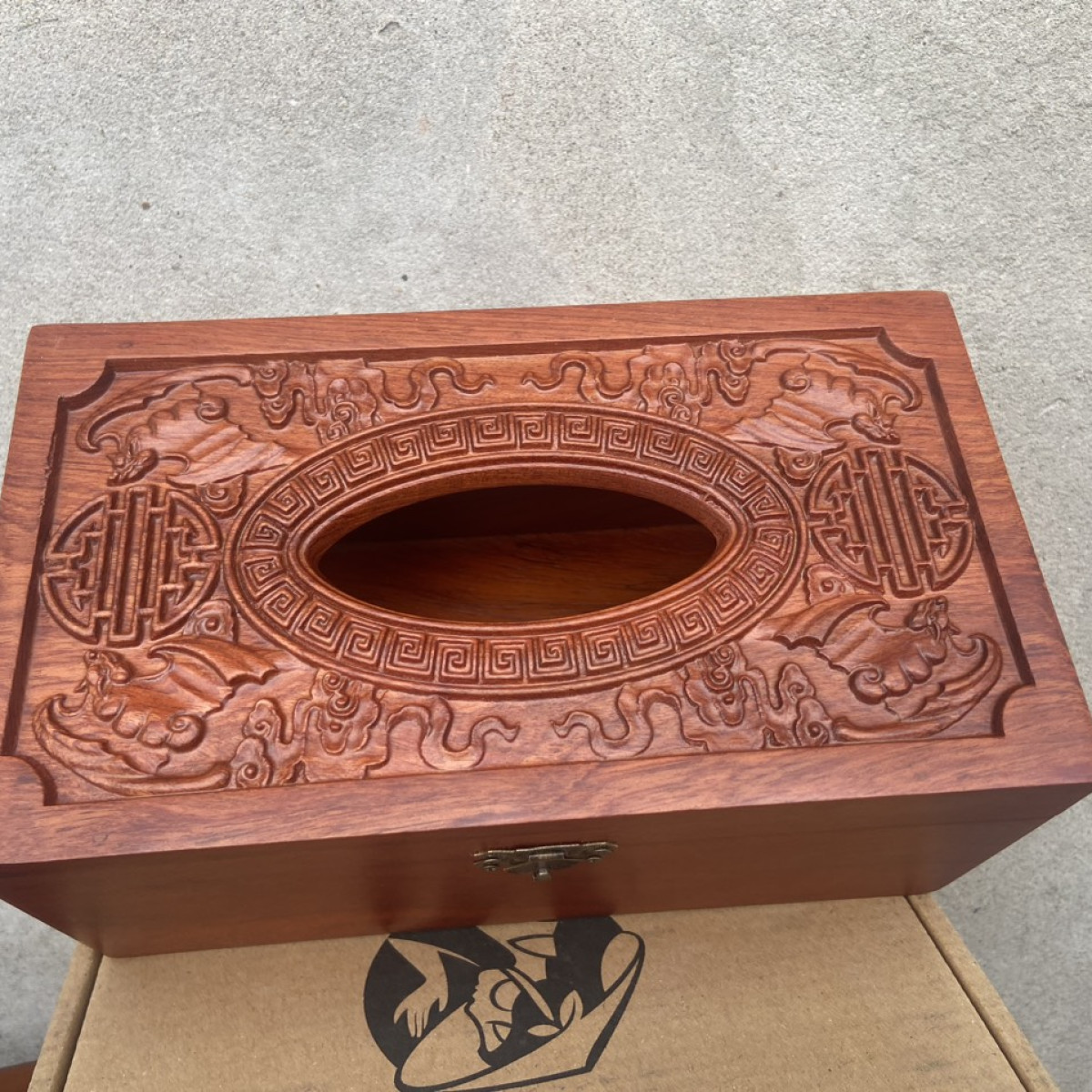 Hộp giấy Như ý cát tường gỗ hương - Hộp giấy ăn