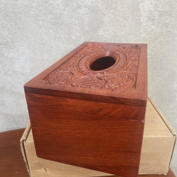 Hộp giấy Như ý cát tường gỗ hương - góc nhìn 8