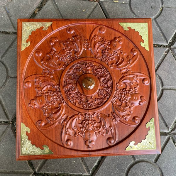 Khay bánh kẹo gỗ hương ngũ phúc lâm môn vuông 28cm