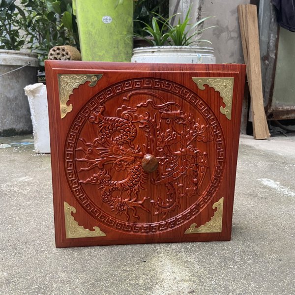 Khay bánh kẹo long phụng sum vầy gỗ hương vuông 28 cm - góc nhìn 3