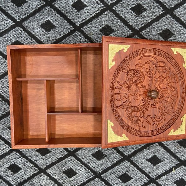 Khay bánh kẹo long phụng sum vầy gỗ hương vuông 28 cm - góc nhìn 8