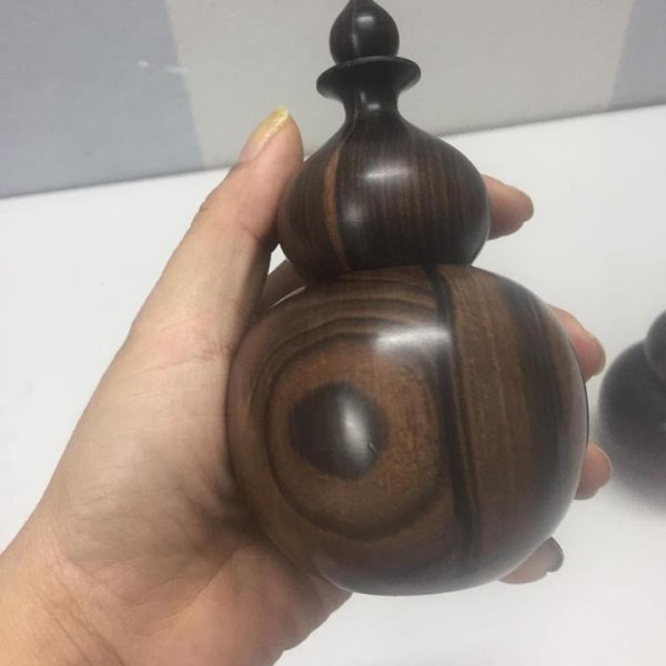 Lọ tăm hồ lô gỗ mun hoa - góc nhìn 2