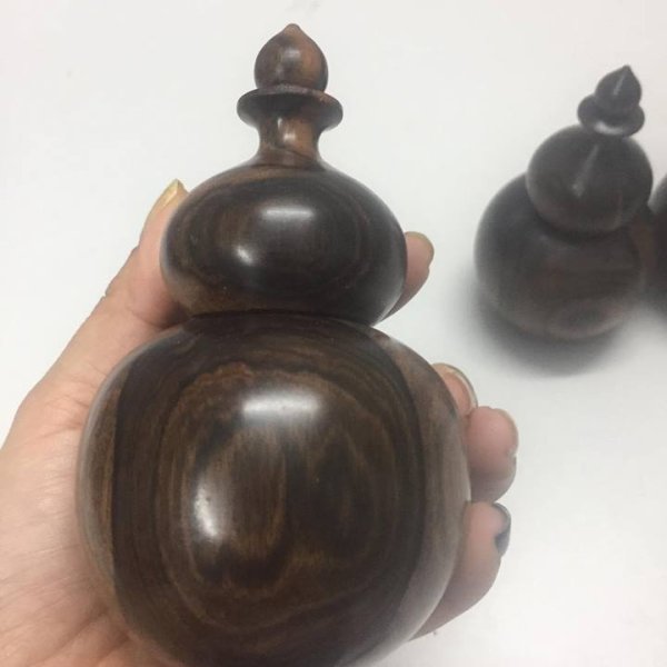 Lọ tăm hồ lô gỗ mun hoa - góc nhìn 4