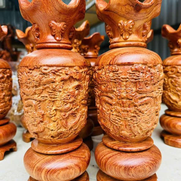 Lục bình gỗ hương đá chạm cửu long cao 30cm - góc nhìn 2