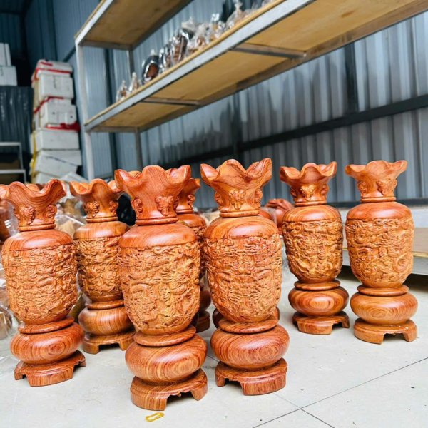 Lục bình gỗ hương đá chạm cửu long cao 30cm - góc nhìn 4