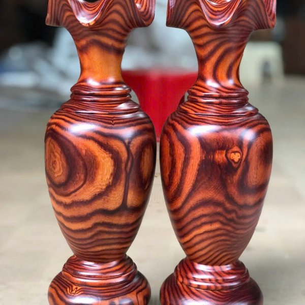 Lục bình gỗ trắc dây siêu vân cao 40 cm - góc nhìn 2