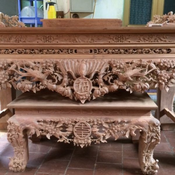 Sập thờ chạm mai gỗ hương chân 20 cm