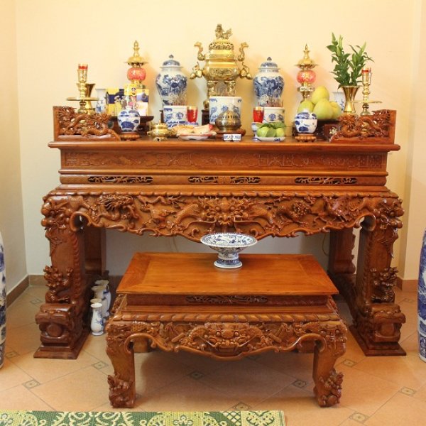 Sập thờ tứ linh gỗ gụ dài 197 cm - góc nhìn 2