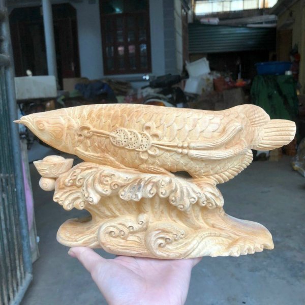 Tượng cá kim long gỗ ngọc am dài 30cm