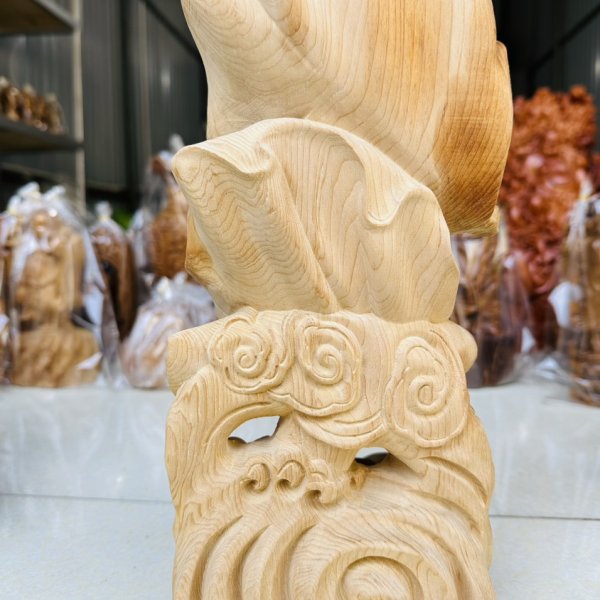 Tượng Đạt Ma bay gỗ ngọc am cao 20cm - góc nhìn 2