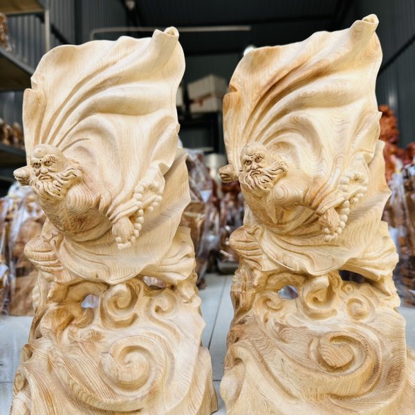 Tượng Đạt Ma bay gỗ ngọc am cao 20cm - góc nhìn 3